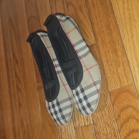 Girl's Burberry Mini Grace slip on flats size 34 - Picture 3 of 8